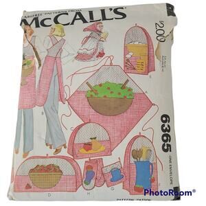 Vintage 1978 McCalls kitchen accessories cut sewing pattern